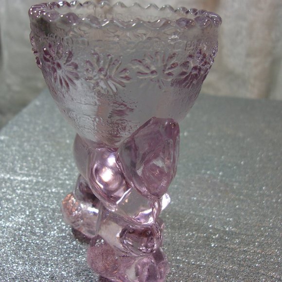 H-139 VINTAGE WILKERSON GLASS BUNNY RABBIT EGG HOLDER IN PINK - Picture 9 of 13